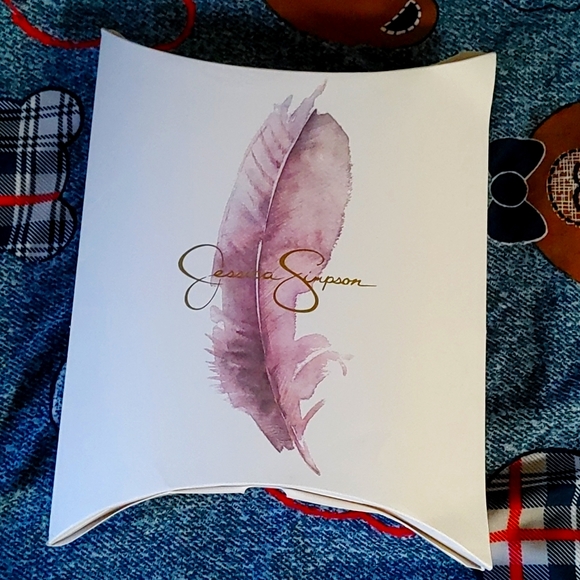 Jessica Simpson Scarf and Bonnet - Picture 5 of 6